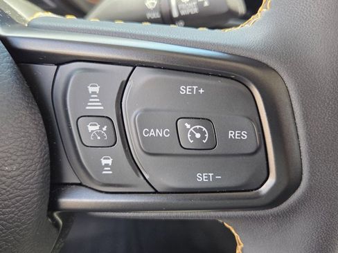 Used 2024 Jeep Gladiator Sport AWD/4WD image 23