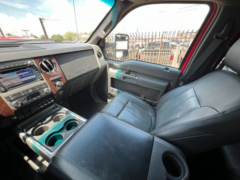 Used 2011 Ford F350 Lariat w/ Lariat Ultimate Pkg AWD/4WD image 28