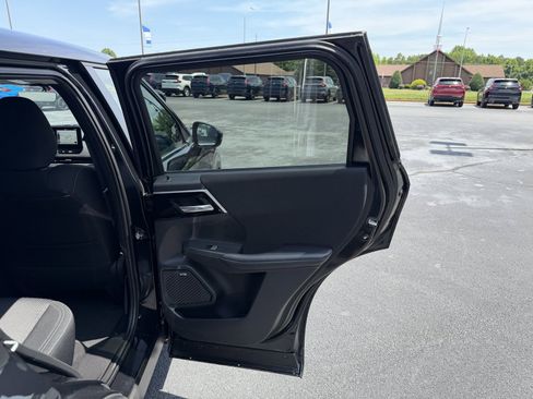 Used 2025 Mitsubishi Outlander ES AWD/4WD image 14