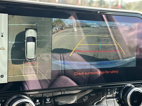 New 2026 Toyota Highlander XLE image 22