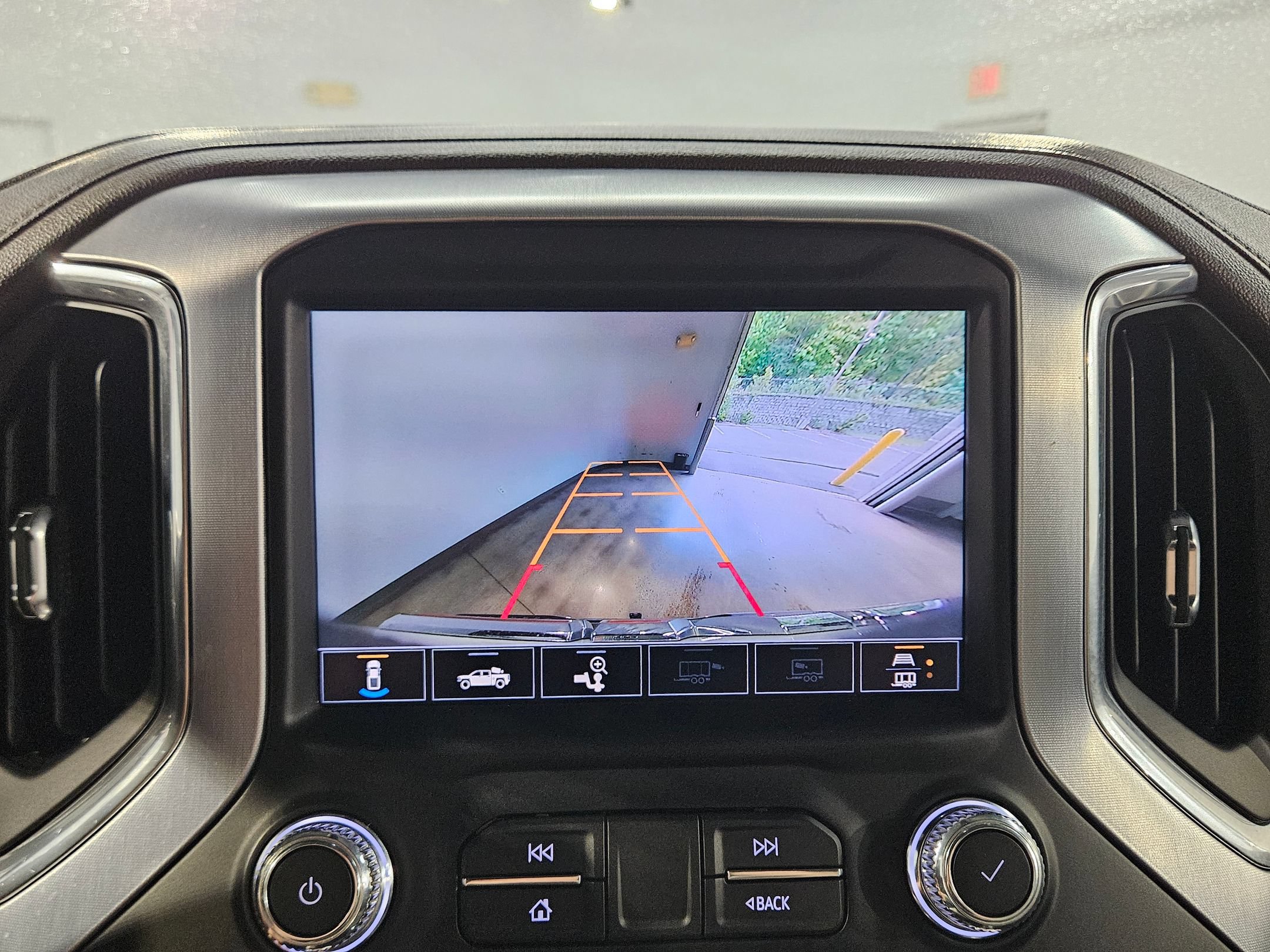 Used 2020 GMC Sierra 1500 SLT AWD/4WD image 32