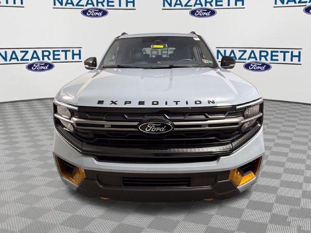 Used 2025 Ford Expedition Tremor AWD/4WD image 2