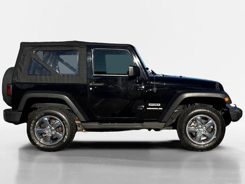 Used 2017 Jeep Wrangler Sport image 7