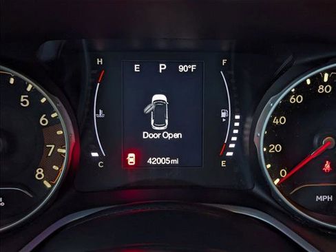 Used 2018 Jeep Compass Latitude image 11