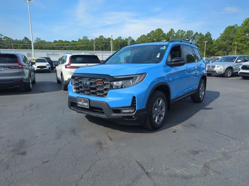 Certified 2025 Honda Passport TrailSport image 1