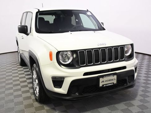 Used 2023 Jeep Renegade Latitude AWD/4WD image 9