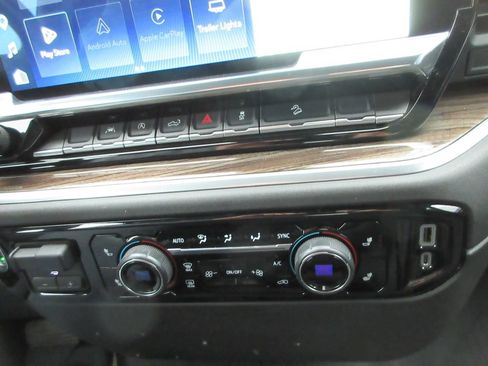 Certified 2022 Chevrolet Silverado 1500 RST AWD/4WD image 31
