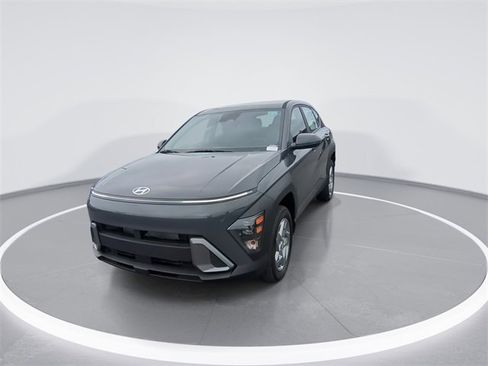 New 2026 Hyundai Kona SE image 3