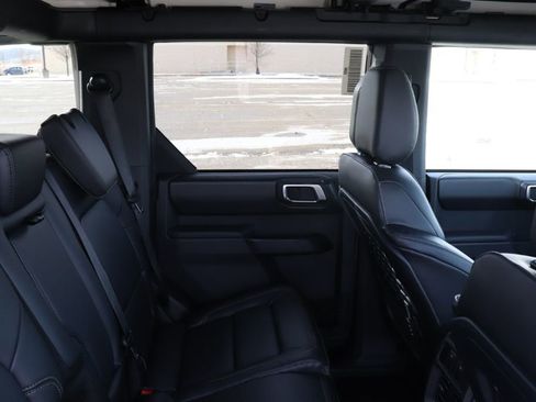 New 2025 Ford Bronco Badlands image 16