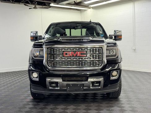 Used 2018 GMC Sierra 2500 Denali w/ Duramax Plus Package image 5