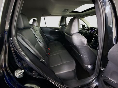 Used 2022 Toyota Corolla Cross XLE FWD image 27