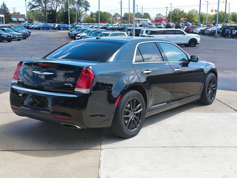 Used 2017 Chrysler 300 C Platinum AWD/4WD image 5