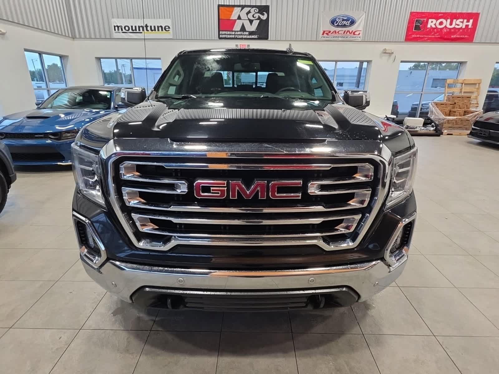 Used 2019 GMC Sierra 1500 SLT w/ SLT Premium Plus Package AWD/4WD image 2