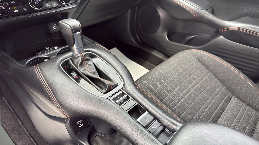 Certified 2025 Honda HR-V Sport image 25