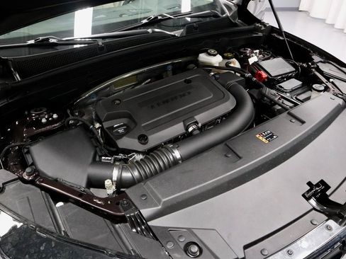 Used 2023 Buick Envision Avenir image 16