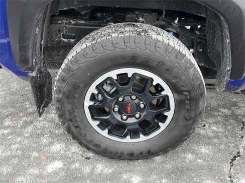 Used 2024 Toyota Tacoma TRD Off-Road image 5