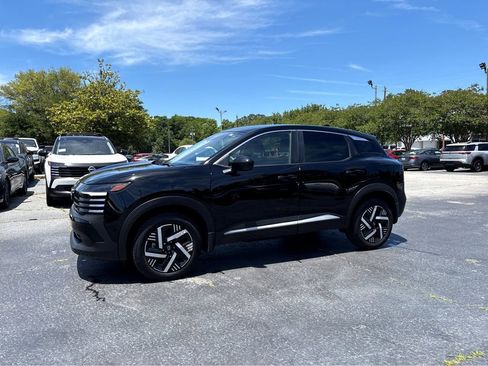 Used 2025 Nissan Kicks SV FWD image 28