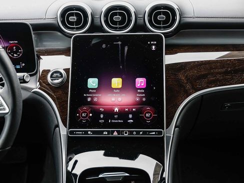 Certified 2025 Mercedes-Benz GLC 300 image 11