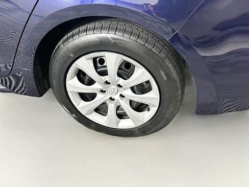 Used 2024 Toyota Corolla LE FWD image 11