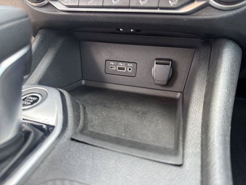 Used 2022 Nissan Sentra SV FWD image 27