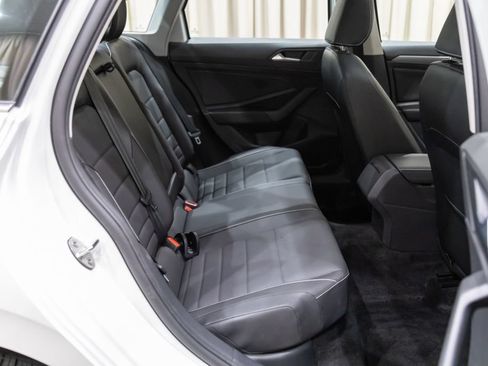 Used 2024 Volkswagen Jetta SE w/ Panoramic Sunroof Package FWD image 12