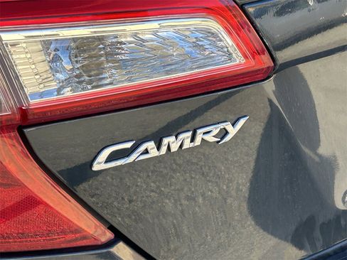 Used 2012 Toyota Camry LE image 5