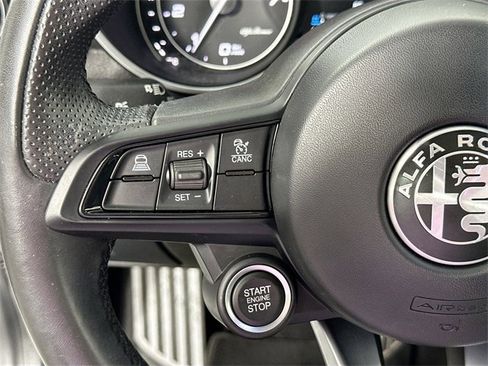Used 2022 Alfa Romeo Giulia Ti image 23