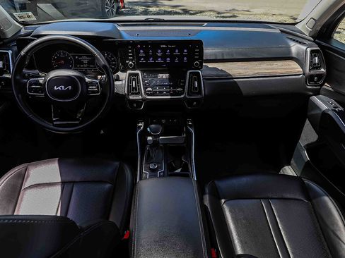 Certified 2023 Kia Sorento S w/ Panoramic Sunroof Package AWD/4WD image 19