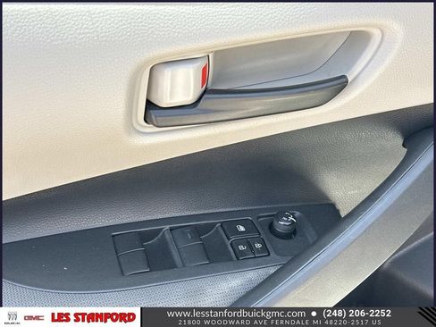 Used 2022 Toyota Corolla LE FWD image 16