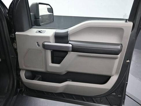 Used 2019 Ford F150 XLT image 25