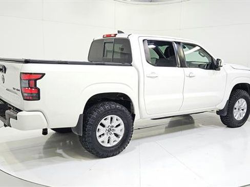Used 2022 Nissan Frontier SV AWD/4WD image 8