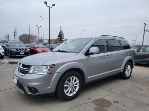 Used 2017 Dodge Journey SXT w/ Safe & Sound Group image 3