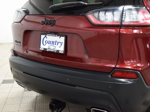 Used 2019 Jeep Cherokee Latitude Plus image 18