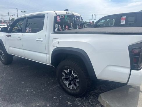 Used 2021 Toyota Tacoma TRD Off-Road w/ Technology Package AWD/4WD image 4