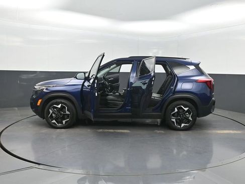 Used 2025 Kia Seltos EX AWD/4WD image 38