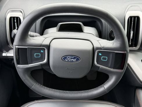 Used 2025 Ford Expedition Active AWD/4WD image 13