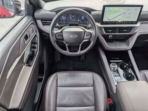 Certified 2025 Ford Explorer Platinum RWD image 16