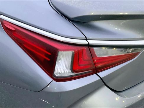 Used 2019 Lexus ES 300h image 27