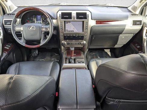 Used 2015 Lexus GX 460 image 19