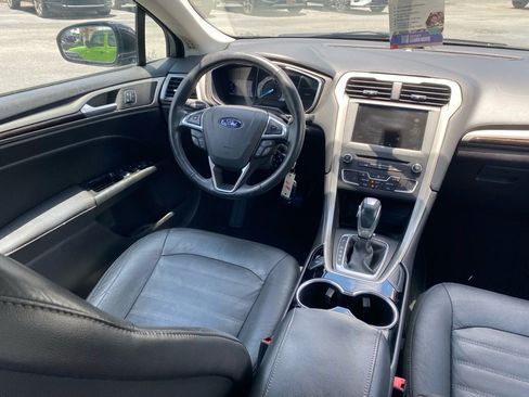 Used 2016 Ford Fusion SE w/ Equipment Group 202A FWD image 14