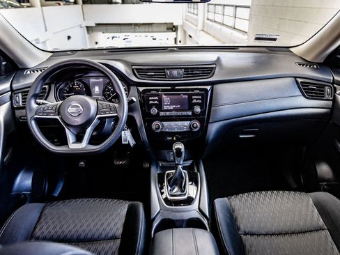 Used 2017 Nissan Rogue S FWD image 18