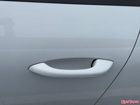 Used 2021 Porsche Macan image 10