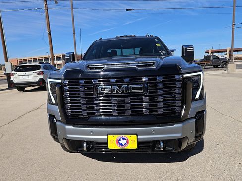 Used 2025 GMC Sierra 2500 Denali Ultimate image 8