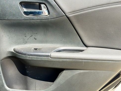 Used 2017 Honda Accord EX image 29