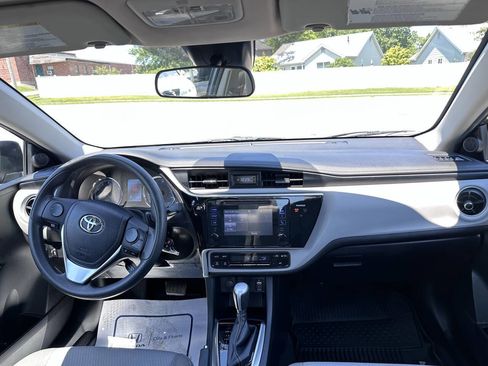 Used 2017 Toyota Corolla LE FWD image 14