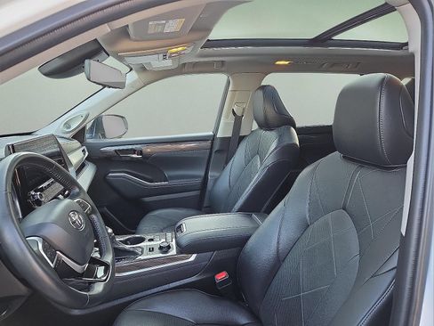 Used 2022 Toyota Highlander Platinum AWD/4WD image 14