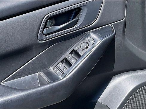 Used 2024 Nissan Rogue S FWD image 26