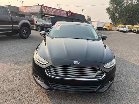 Used 2016 Ford Fusion SE FWD image 2