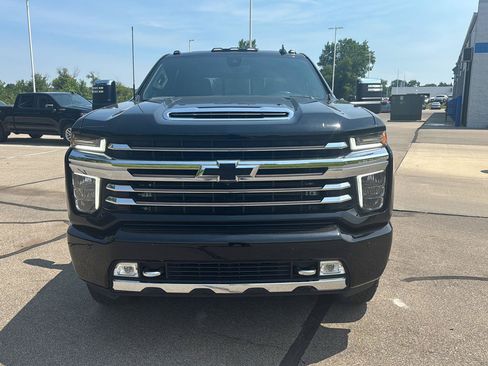 Used 2022 Chevrolet Silverado 2500 High Country w/ Safety Package II AWD/4WD image 8
