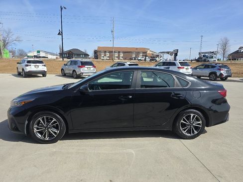 Used 2024 Kia Forte LXS image 2